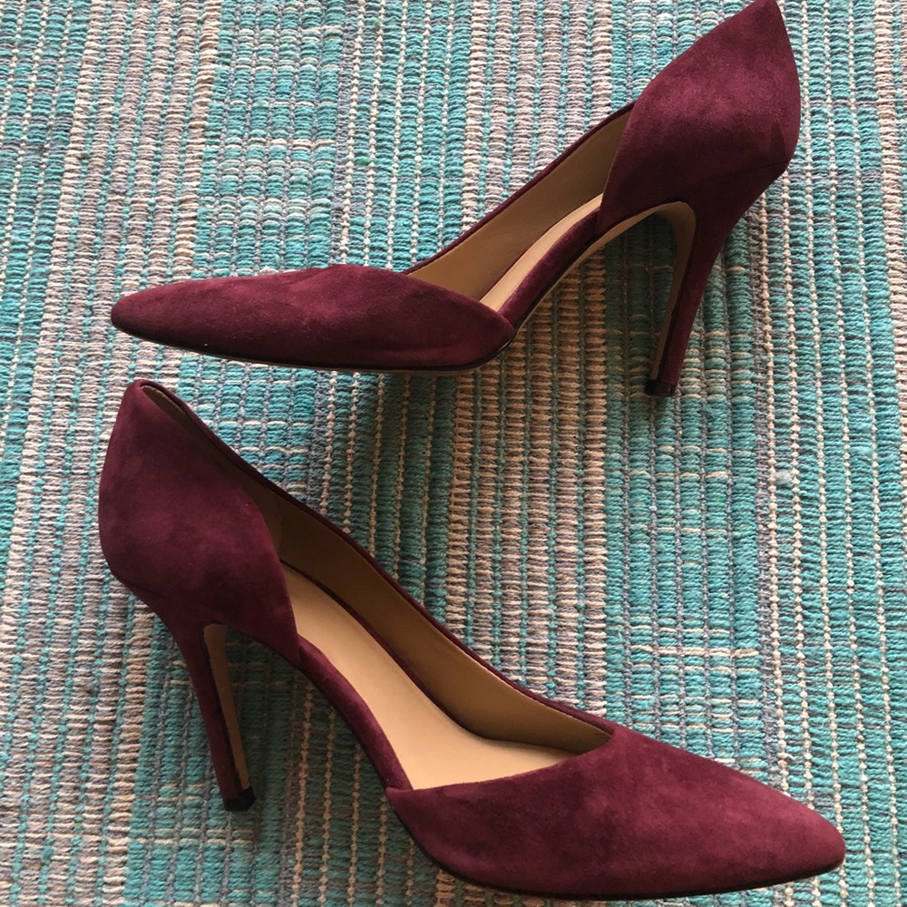 Suede Wine Red Ann Taylor Pumps 👠🍷